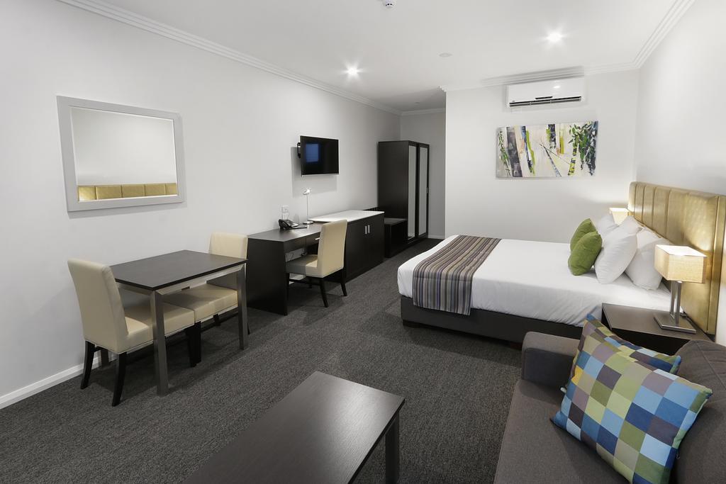 Best Western Plus Bolton On The Park Motel Wagga Wagga Room photo